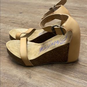 Blowfish nice leather wedge sandals